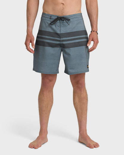 Surfsilk Street Trunk 18" Boardshorts - Black - Quick Silver